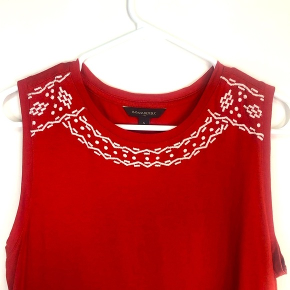 Banana Republic red embellished sleeveless scoop neck shell tank blouse S - Picture 4 of 8